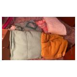 4 BLANKETS AND 2 MATTRESS PADS