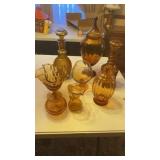 8 PIECES OF GOLD GLASSWARE