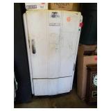 GENERAL ELECTRIC VINTAGE REFRIGERATOR