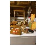 2 WOODEN SHELVES, WELCOME SOGN, WOODEN BIRDS