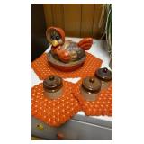 CERAMIC CHICKEN ON NEST -E HONEY POTS- DOILIES