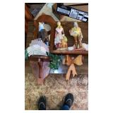 2 MIRROR WALL HANGINGS WITH EAGLE  AND FIGURINES