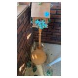 LITTLE STOOL AND BIRD HOUSE STAND