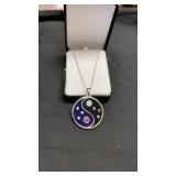 NECKLACE WITH ROUND PENDANT