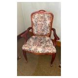NICE FORAL PADDED CHAIR