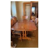 DINING ROOM TABLE WITH 4 NICE CHAIRS
