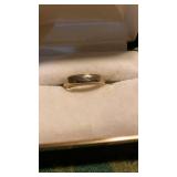 WOMENS WEDDING BAND 14 KT GOLD ABOUT SIZE 5