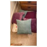 6 THROW PILLOWS