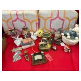 Decorative Figurines