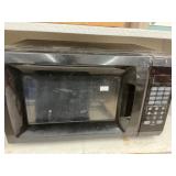 700-Watt Countertop Microwave