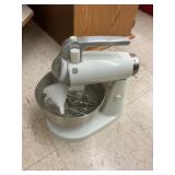 GE Stand Mixer With Bowl