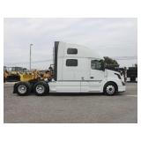 2016 VOLVO VNL780 Tandem Axle Sleeper 2016 VOLVO VNL780 Tandem Axle Sleeper