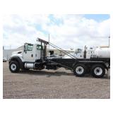 2013 INTERNATIONAL WorkStar 7600 Roll-Off Truck 2013 INTERNATIONAL WorkStar 7600 Roll-Off Truck