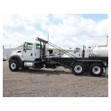 2013 INTERNATIONAL WorkStar 7600 Roll-Off Truck