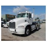 2005 MACK VISION CXN613 Tandem Axle Daycab