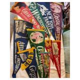 10 felt souvenir pennants 29' longest, Antietam