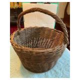 Wicker basket 13' dia, 9ï¿½ high