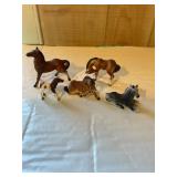 5 small horse figurines ceramic, China etc 2ï¿½ x