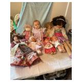 Tote w/ 8 dolls 30' tallest