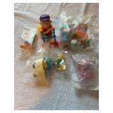 6 Misc figures peanut, Garfield, Disney, etc.