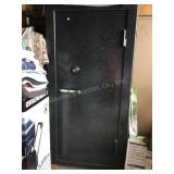 Sturdy Gun Safe w/36 gun rack, top shelf,3/16'body