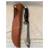 Cutco hunting knife, 5' blade, leather sheath