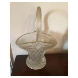 Cut glass basket, 7.5x10'