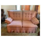 Loveseat 62' x 34ï¿½ x 34' & recliner, shows wear