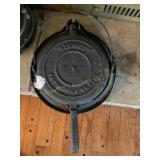 Sidney cast iron waffle maker 9' waffle size d
