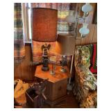 End table 20' x 23', 2 table lamps 37'working