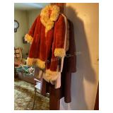 4 coats, no sizes, suede/velveteen?show wear