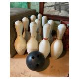 Ten pin Bowling set, plastic, in crate