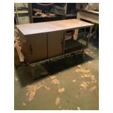 Vintage coffee table 40' x 26ï¿½ x 17, shows wear