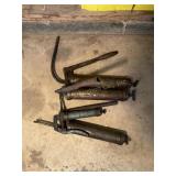 4 Grease guns