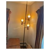 Pole light extendable amber glass, working,