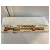 Fiddle bow bread, knife