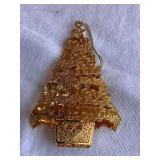 Danbury Mint 2021 filigree ornament, 4.25"H