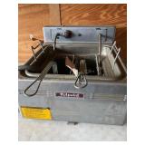 General Electric Hot point double basket fryer, n