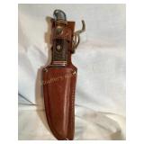 Sharp hunting knife, w/leather sheath