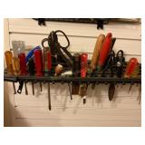Contents only of basket 10 snips, screwdrivers,