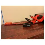 Black & Decker 18 V cordless hedge trimmer w/
