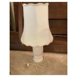 Electric Table lamp, ceramic base, scalloped