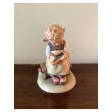 Goebel Hummel figurine, Busy Student, #367,