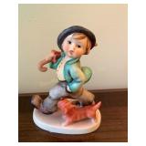 Goebel Hummel figurine, Strolling Along, 5"H