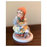 Goebel Hummel figurine, Tender Love, 4"H, l