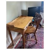 Ethan Allen? Desk 34 1/2" x 29ï¿½ x 20ï¿½ & chair,