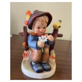 Goebel Hummel figurine-Daisy Boy-4 1/4"
