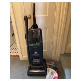 Hoover Dimension Bag vacuum w / extra bags