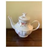 Arthur Wood Hampton teapot, 8x6.5", England