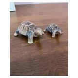 2 Wade porcelain turtles England 3 3/4" & 2"